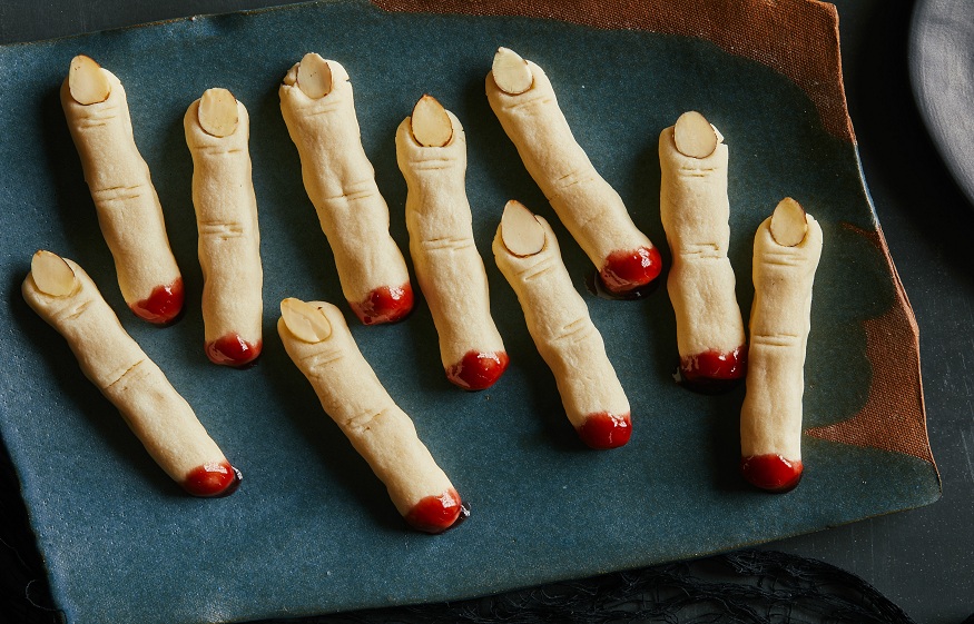 How to baked witch fingers for Halloween?