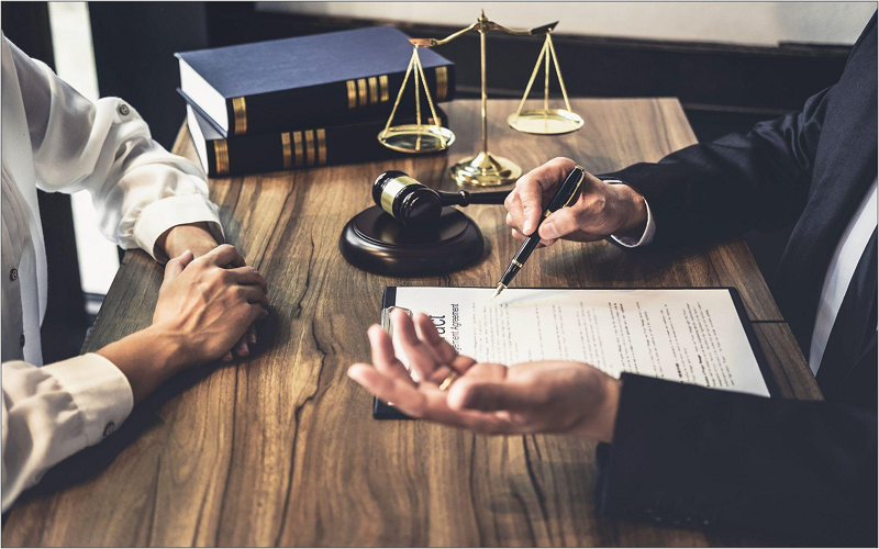 How Can Dubai’s Lawyers Help With Complex Legal Issues?