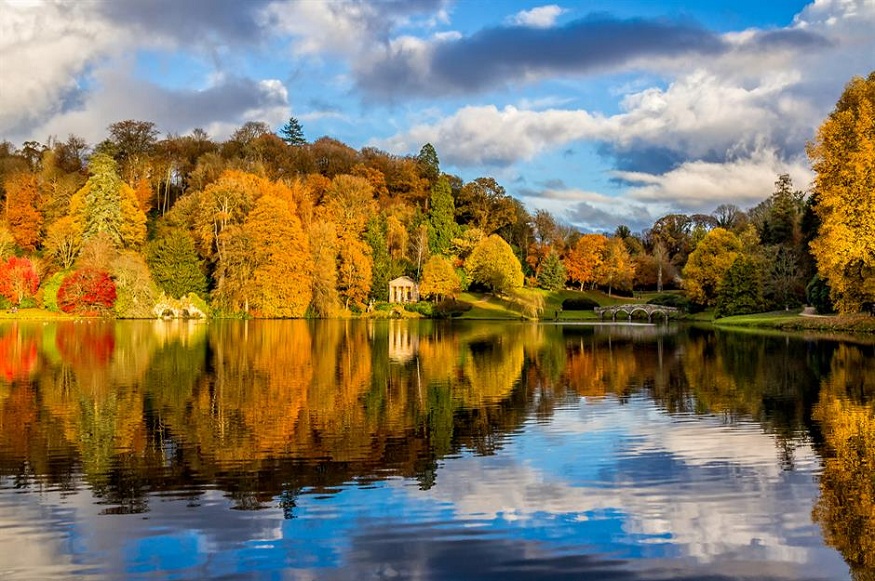 Decorating With Autumn Colours